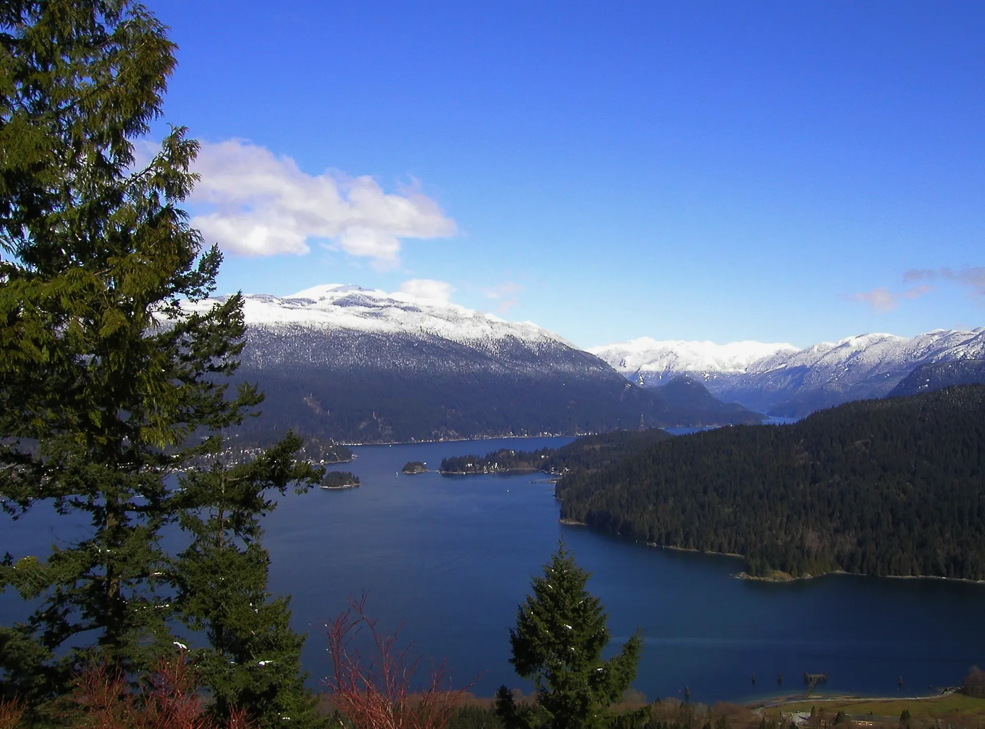 Beautiful natural landscape of Vancouver, British Columbia — Burrard Inlet and the North Shore mountains.